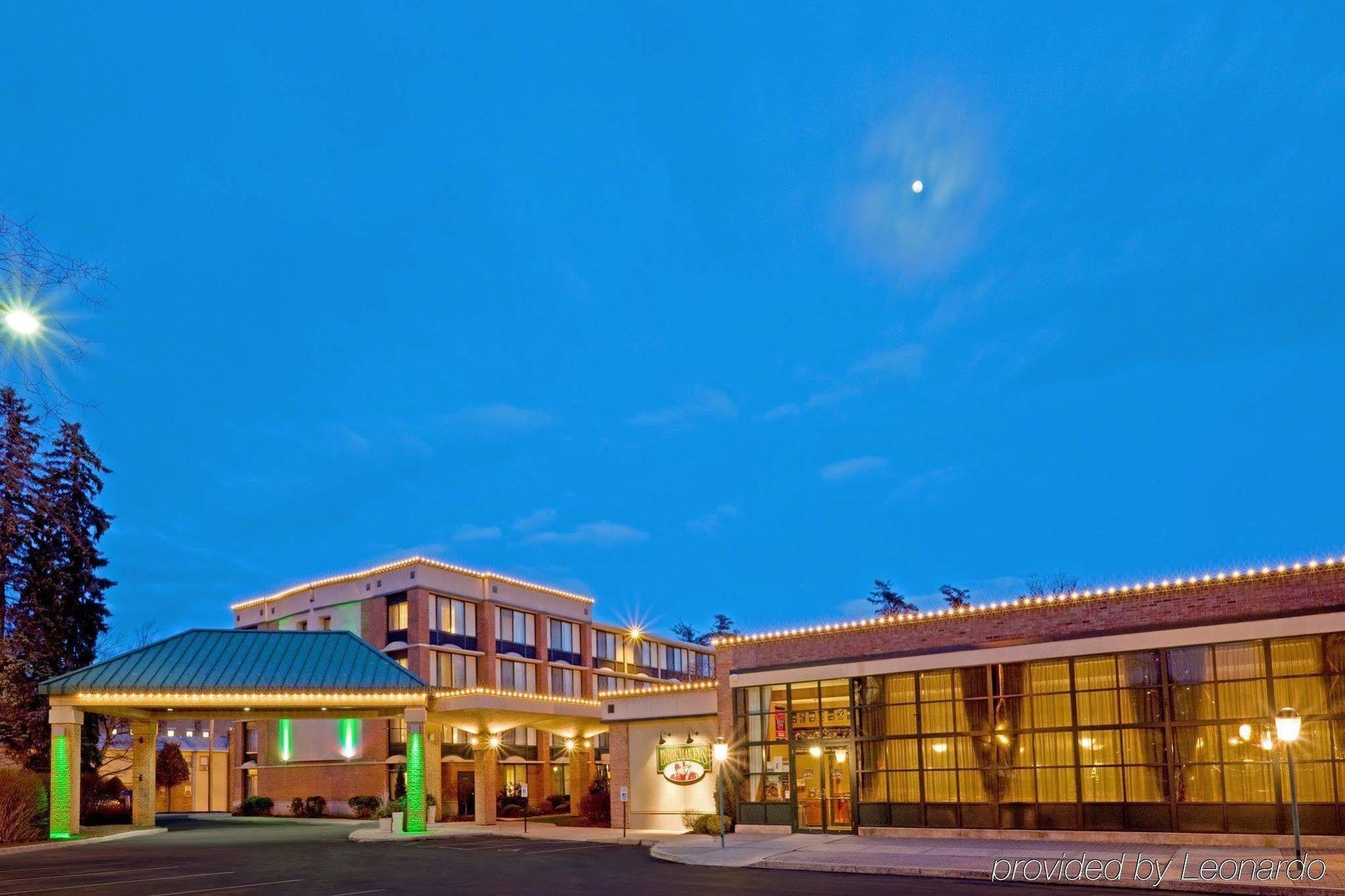 Holiday Inn Saratoga Springs, An Ihg Hotel Exterior photo
